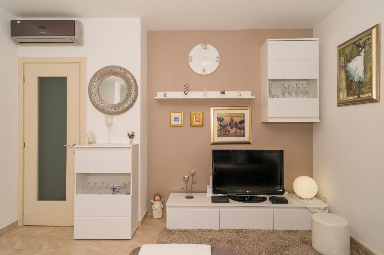 Luxury 1 Bedroom App Center&Balcony Free Parking Split Eksteriør billede